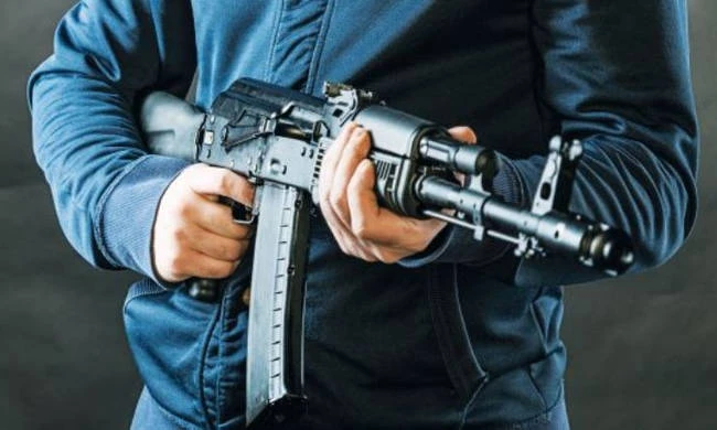 Τρόμος στη Χαλκίδα: Ένοπλη ληστεία με καλάσνικοφ σε χρηματαποστολή – Έφυγαν με «βαμμένα» χρήματα!